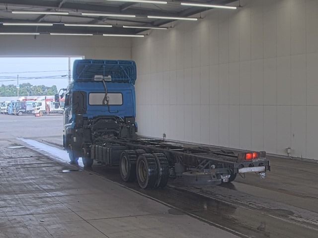 2016 Nissan Diesel クオン chassis auction photo 2