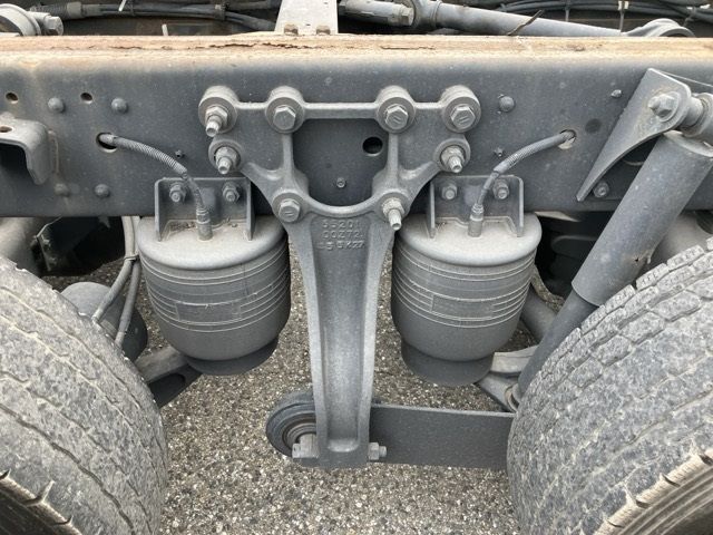 2016 Nissan Diesel クオン chassis auction photo 8
