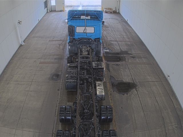 2016 Nissan Diesel クオン chassis auction photo 3