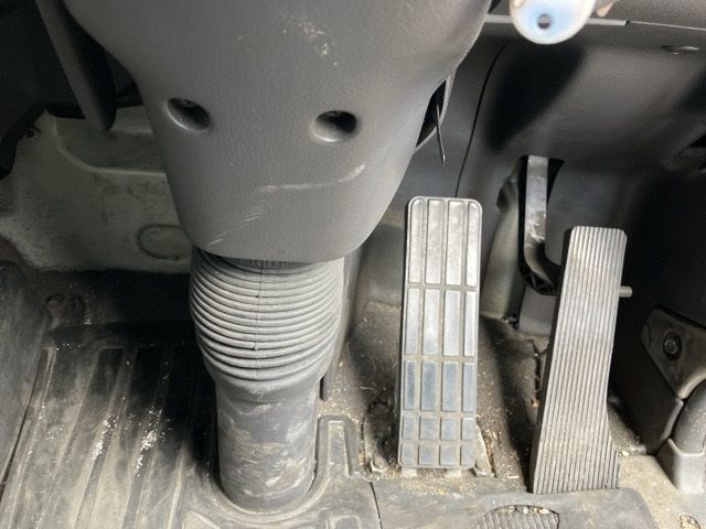 2016 Nissan Diesel クオン chassis auction photo 4