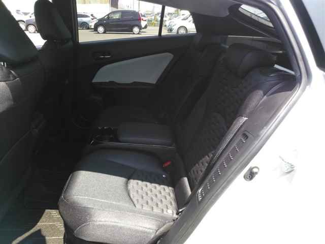 2017 Toyota Prius PHV Sナビパッケージ auction photo 9