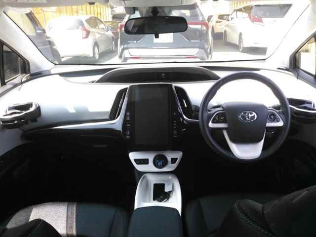 2017 Toyota Prius PHV Sナビパッケージ auction photo 8