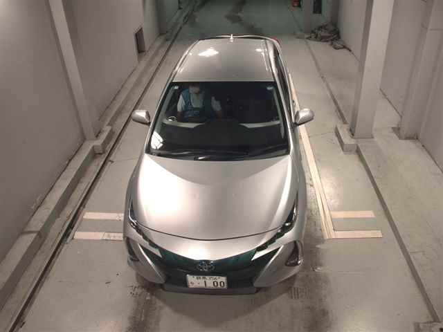 2017 Toyota Prius PHV Sナビパッケージ auction photo 6