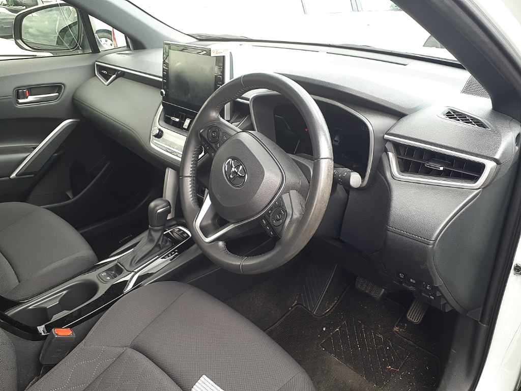 2023 Toyota Corolla Cross ハイブリッド S auction photo 9