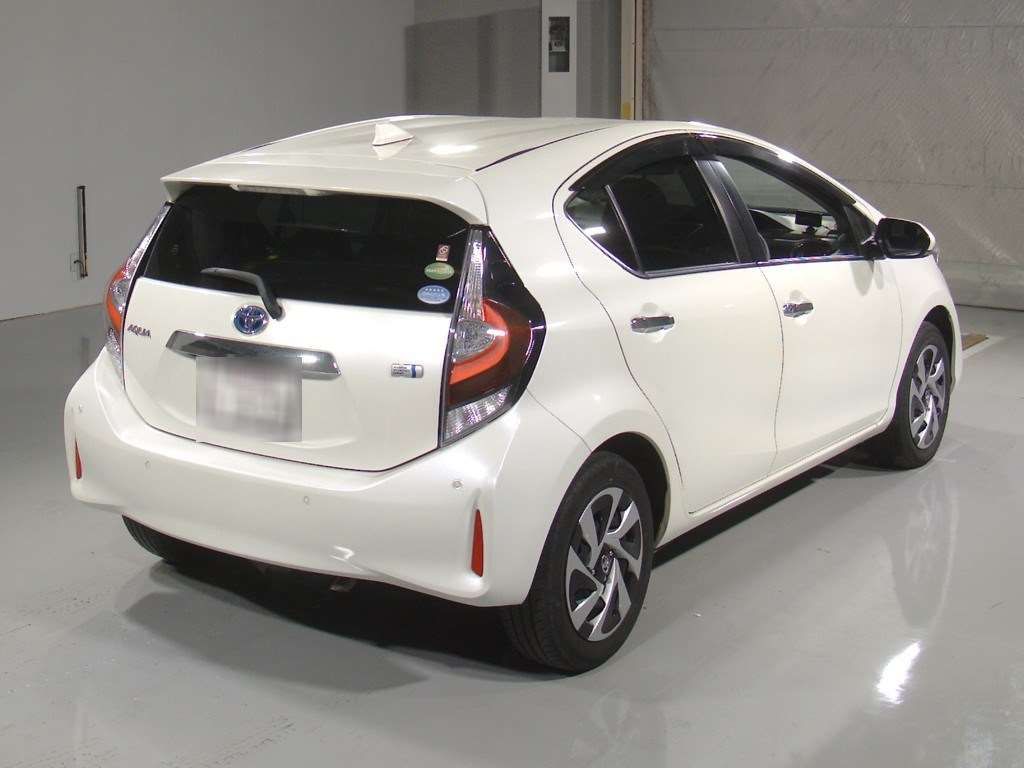 2021 Toyota Aqua S Style Black auction photo 2