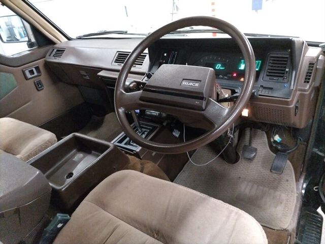 1986 Toyota Hiace Super Custom auction photo 3
