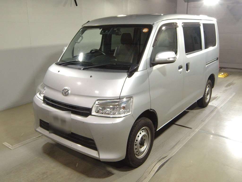 2021 Toyota TownAce Van GL 4WD Japan auction vehicle