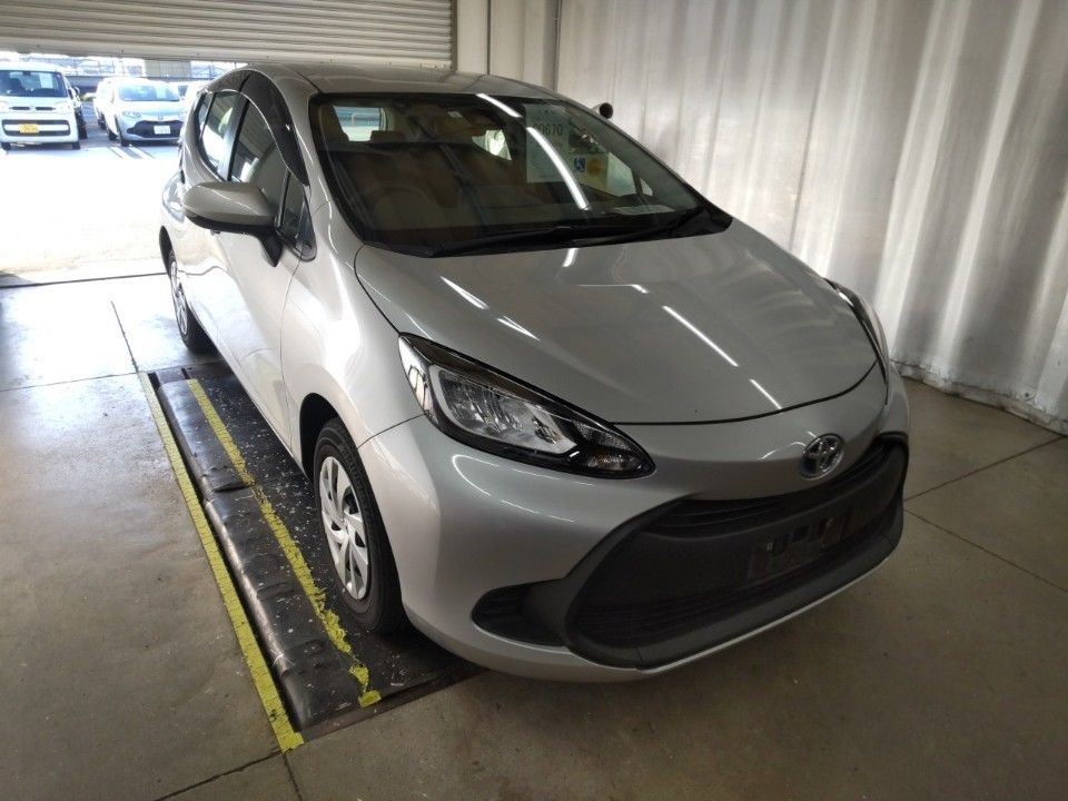 2023 Toyota Aqua auction photo 4