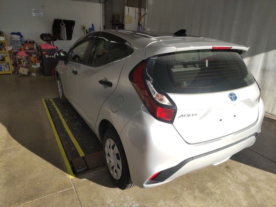 2023 Toyota Aqua auction photo 6
