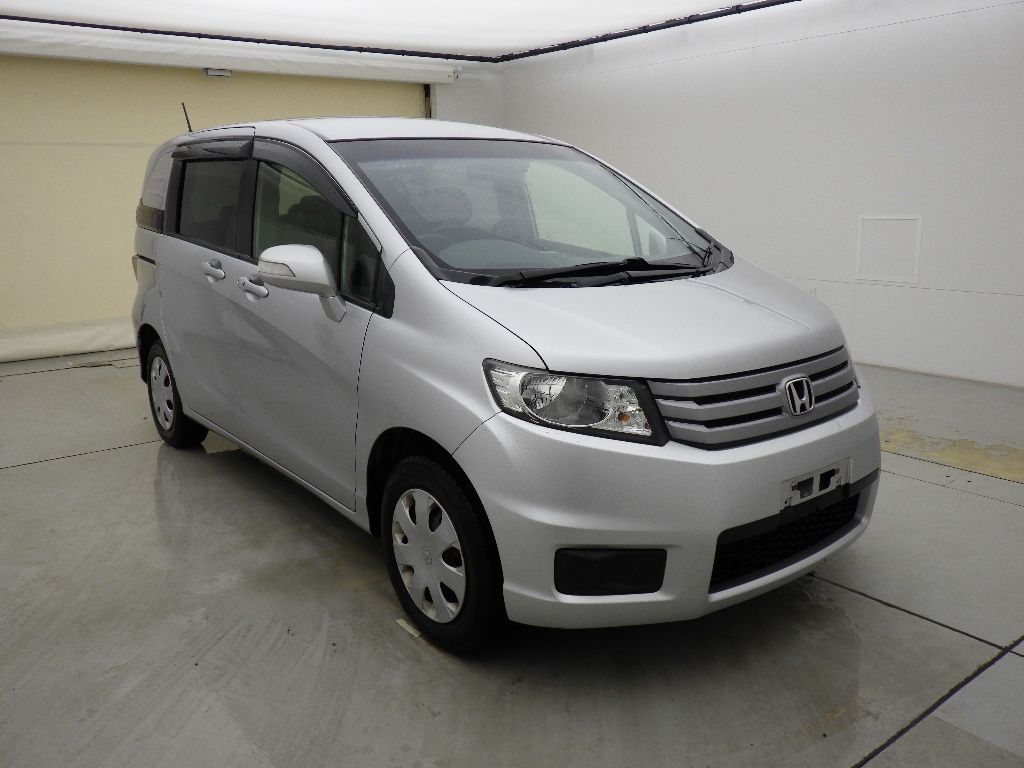 2013 Honda Freed Spike 4WD G Just Selection+ Japan auction vehicle