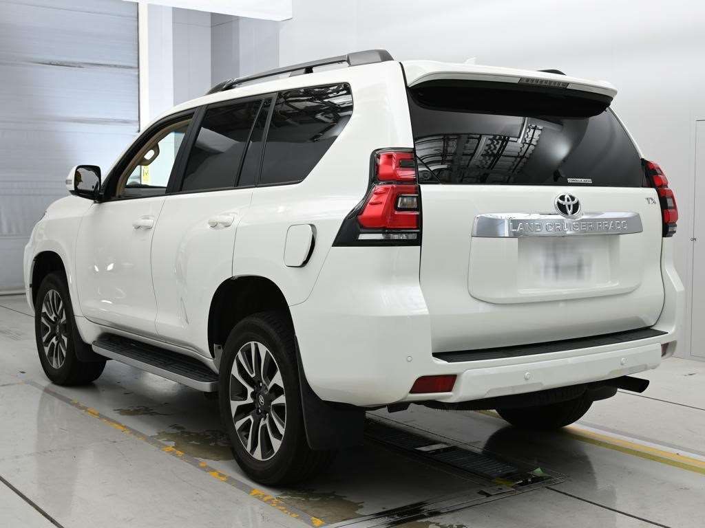 2022 Toyota Land Cruiser Prado TX L Package 4WD auction photo 6