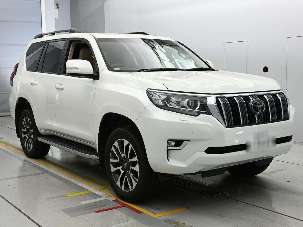 2022 Toyota Land Cruiser Prado TX L Package 4WD auction photo 5