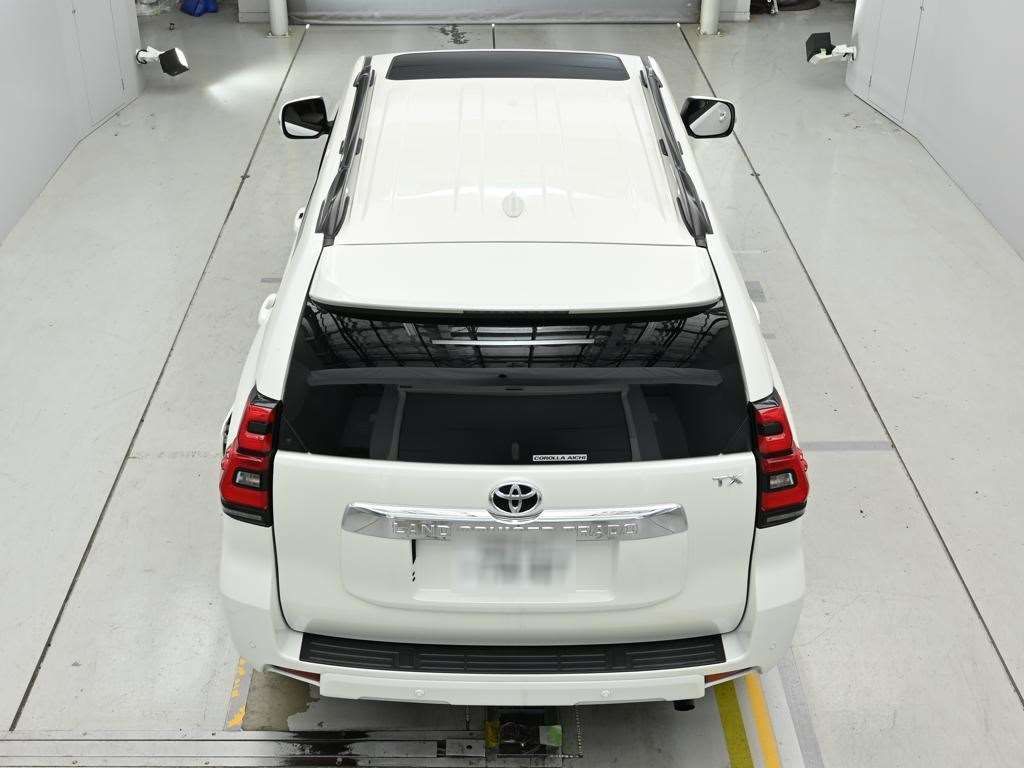2022 Toyota Land Cruiser Prado TX L Package 4WD auction photo 8