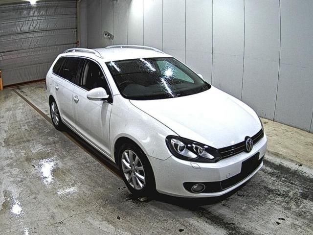 Japan Auction Vehicles 5 2013 Volkswagen ゴルフヴァリアント TSI Comfortline Premium Edition auction photo