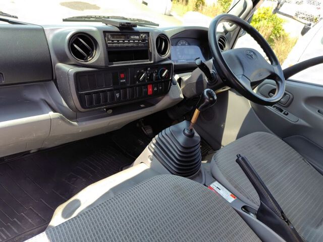 2012 Toyota Dyna パネルバン auction photo 3