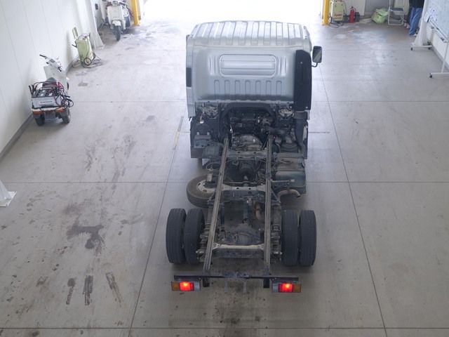 2008 Isuzu Elf シャーシ auction photo 3