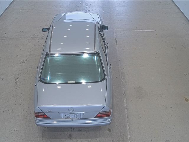 1995 Mercedes-Benz E280 auction photo 3