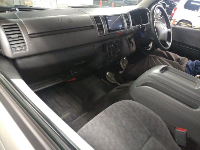 2006 Toyota Hiace ロングスーパーGL auction photo 6