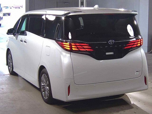 2023 Toyota Alphard Z auction photo 2