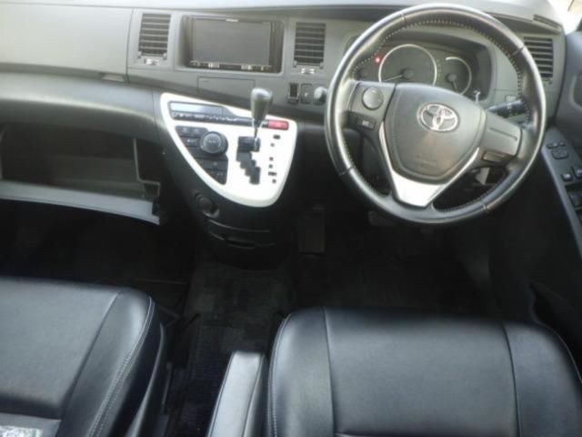 2014 Toyota Isis プラタナ Vセレクション・ブラン auction photo 3