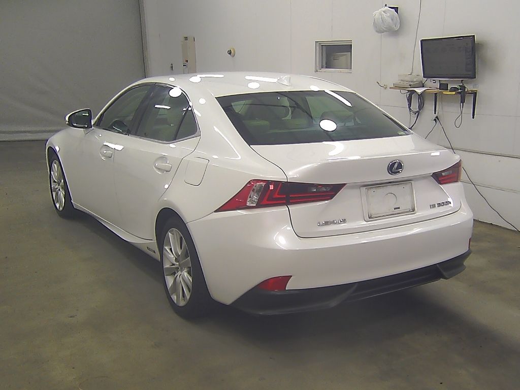 2013 Lexus IS300h auction photo 5