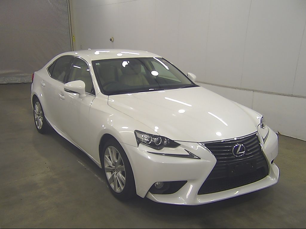 Japan Auction Vehicles 9 2013 Lexus IS300h auction photo