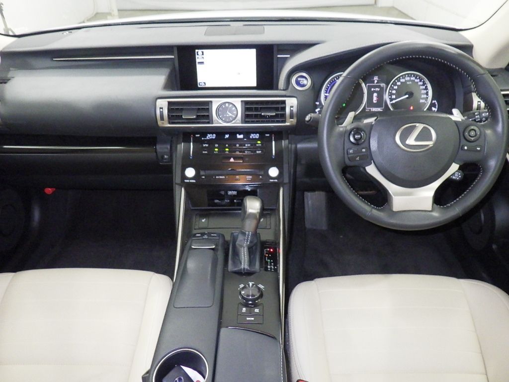2013 Lexus IS300h auction photo 3