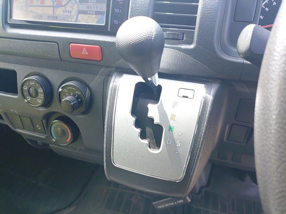 2019 Toyota Hiace auction photo 12