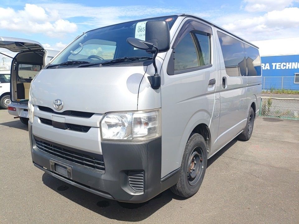 Japan Auction Vehicles 30 2019 Toyota Hiace auction photo