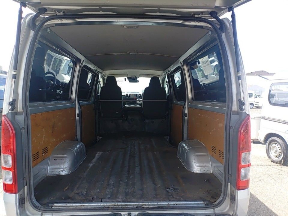 2019 Toyota Hiace auction photo 8