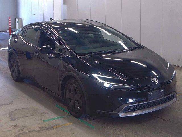 2023 Toyota Prius U 4WD Japan auction vehicle