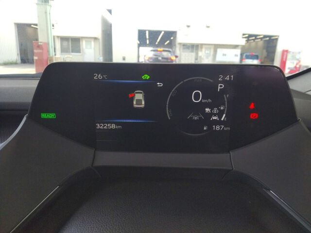 2023 Toyota Prius U 4WD auction photo 6