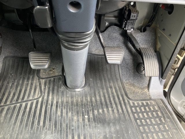 2016 Mitsubishi Fuso Canter Aluminum Van PG auction photo 4