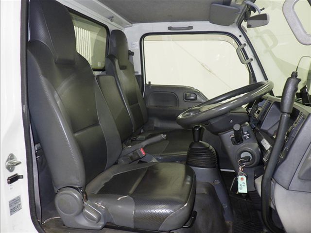 2013 Isuzu Elf dump auction photo 5