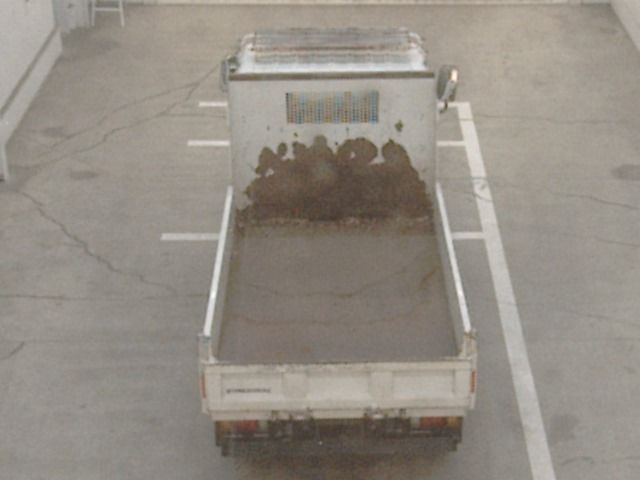 2013 Isuzu Elf dump auction photo 3