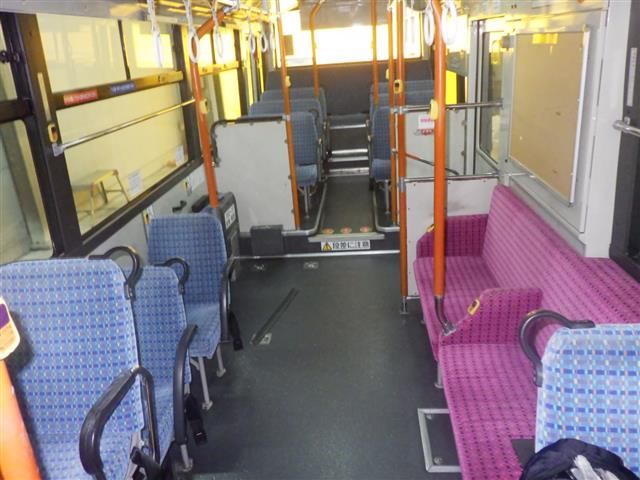 2005 Isuzu bus auction photo 7