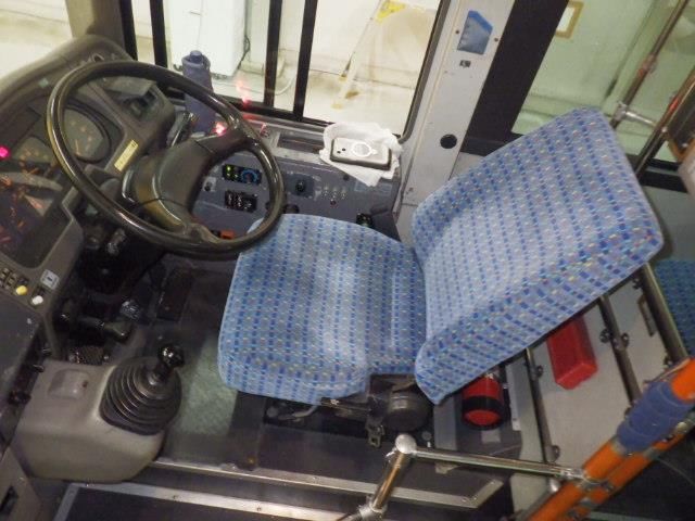 2005 Isuzu bus auction photo 4