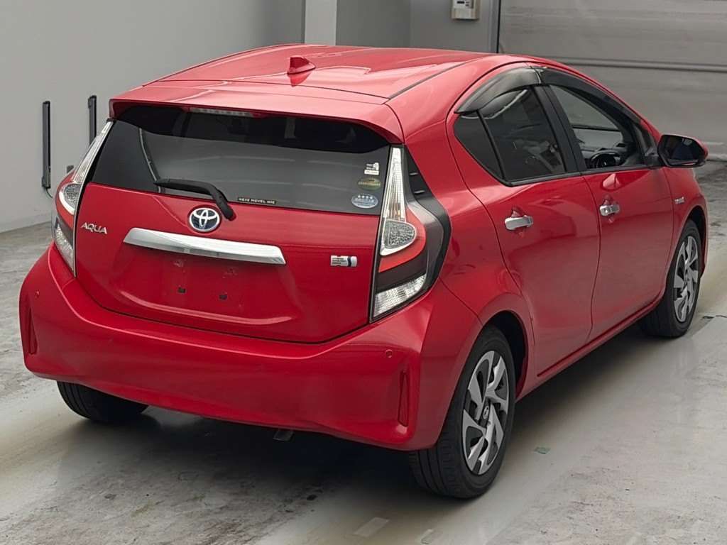 2019 Toyota Aqua Sスタイルブラック auction photo 2