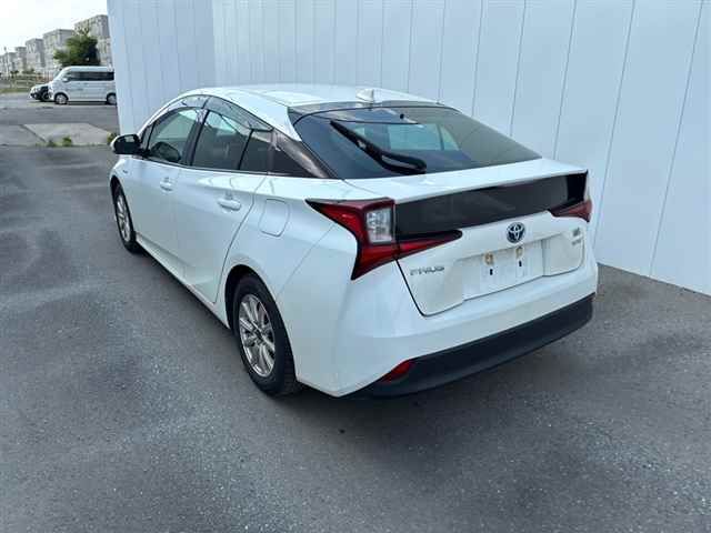 2019 Toyota Prius S auction photo 2
