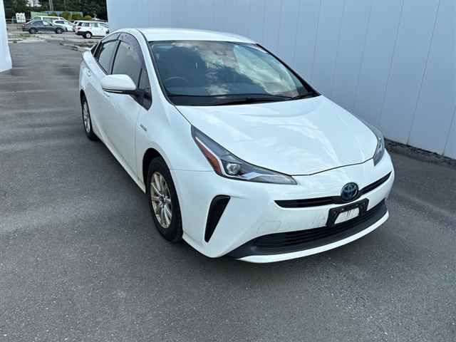 Japan Auction Vehicles 10 2019 Toyota Prius S auction photo