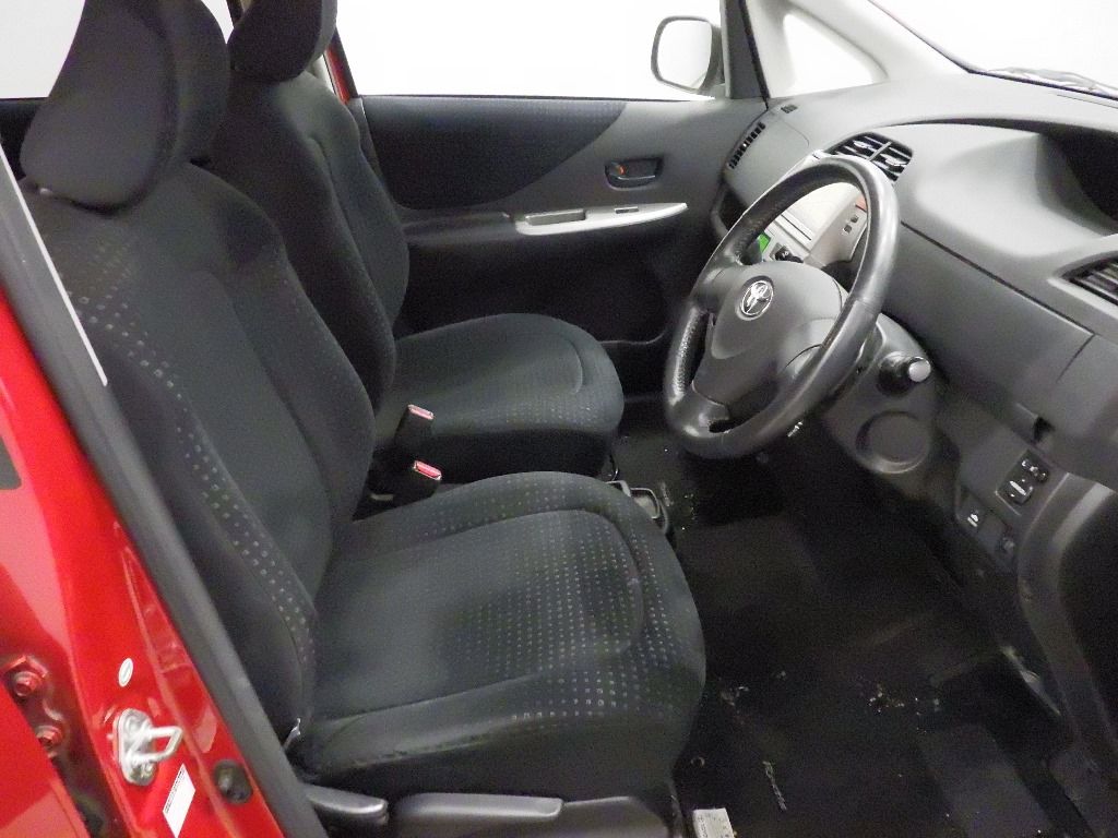 2008 Toyota Ractis G L Package auction photo 6