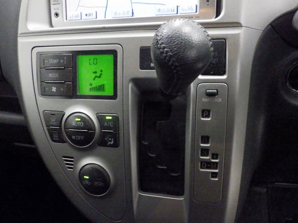 2008 Toyota Ractis G L Package auction photo 11