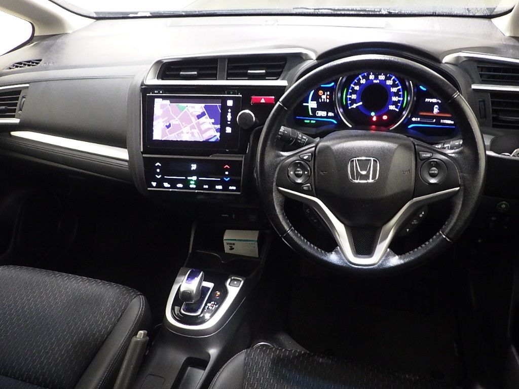 2016 Honda Fit Hybrid L Package auction photo 3