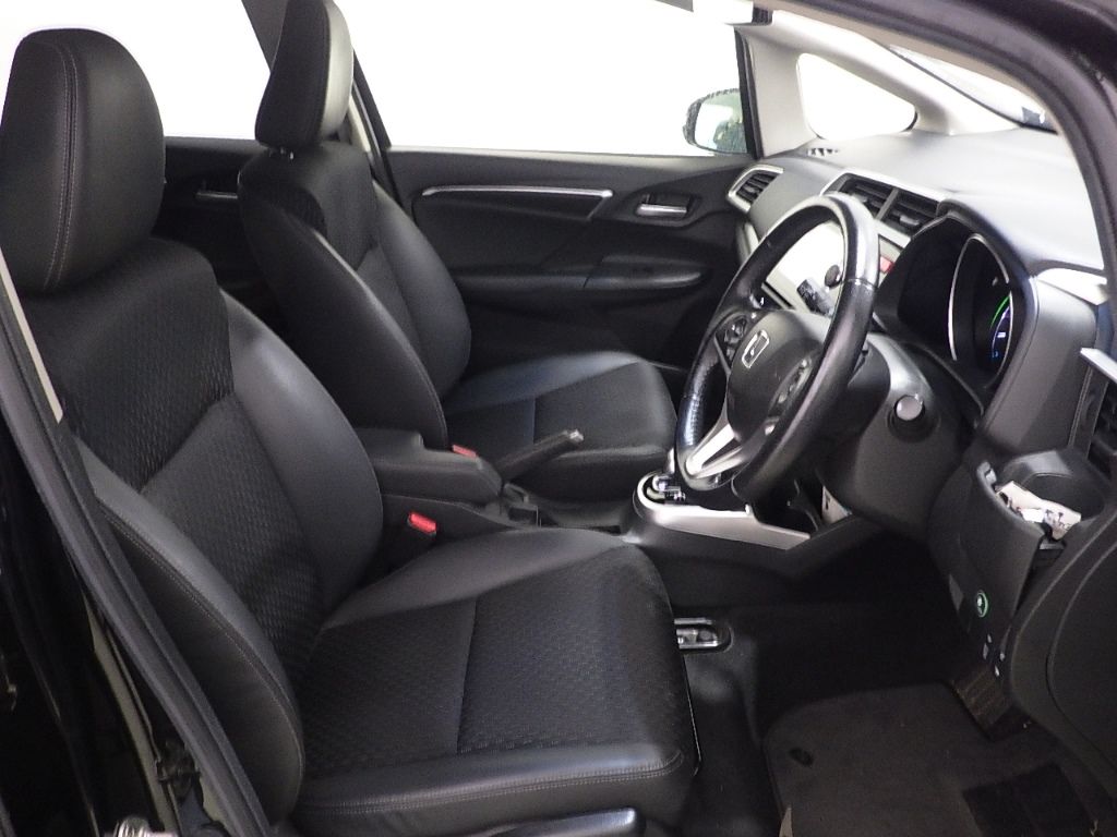 2016 Honda Fit Hybrid L Package auction photo 6