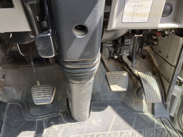 2019 Mitsubishi Fuso Canter dump auction photo 4