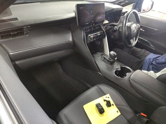 2023 Toyota Harrier Z auction photo 3