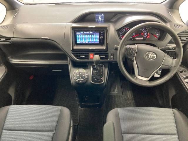 2018 Toyota Noah X auction photo 2