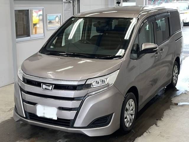 2018 Toyota Noah X Japan auction vehicle