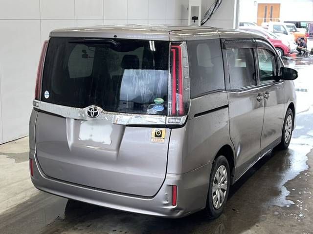 2018 Toyota Noah X auction photo 3