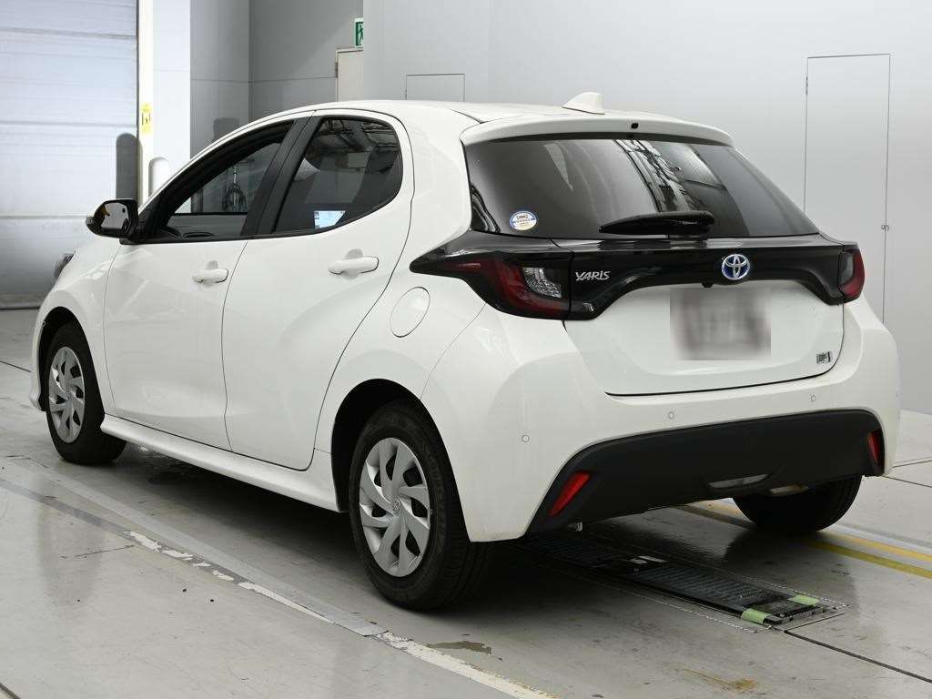 2023 Toyota Yaris ハイブリッドX auction photo 6